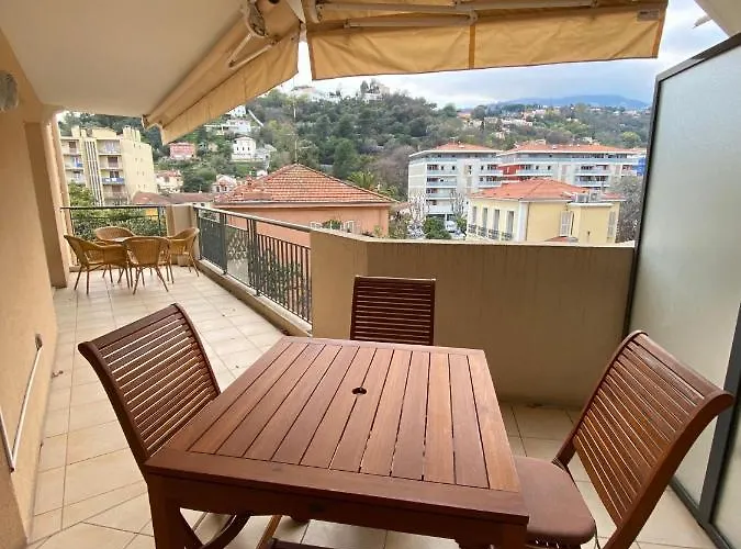 Beau 3 P. Parfaitement Situe Et Place De Parking A Disposition