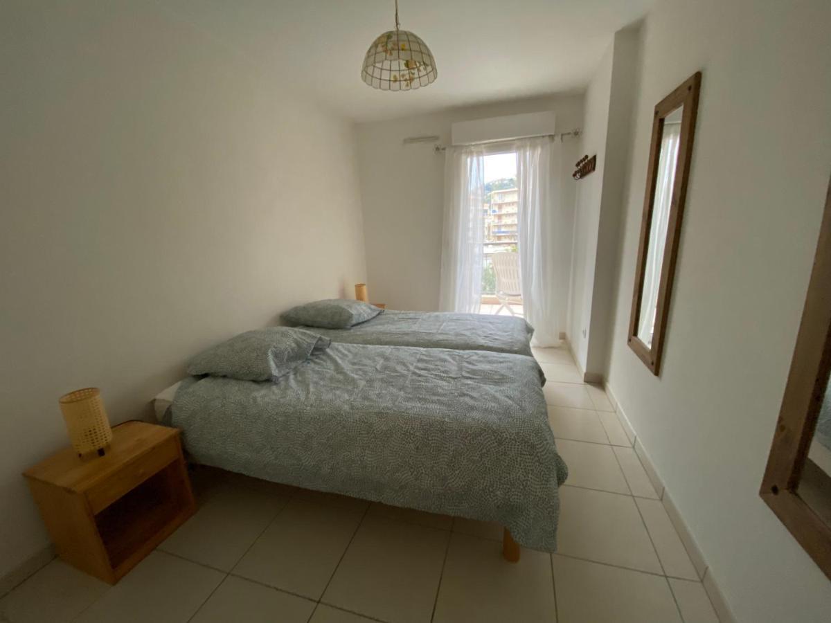 Appartement Beau 3 P. Parfaitement Situe Et Place De Parking A Disposition Menton