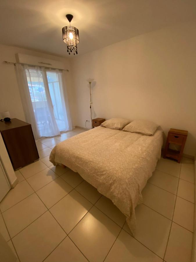 Apartment Beau 3 P. Parfaitement Situe Et Place De Parking A Disposition